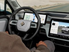 Rivian发布自研AI芯片及自动驾驶系统