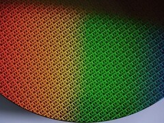 芯片巨头人才流失引争夺战，韩企大举吸纳封装技术精英