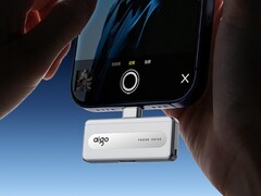 iPhone18 Pro内存满了怎么办？推荐几款U盘
