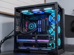 三千美元购顶配主机：RTX 5090+7800X3D成交，卖家为专注工作主动断舍离