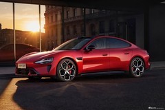 20多万预算买纯电运动轿车：四款3秒级加速车型的客观横评与选购参考