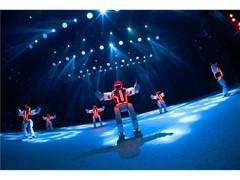 机器人登台说相声、演小品、秀功夫，鹿明机器人剧场全球首演