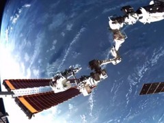 神舟二十号航天员太空庆中秋：品月饼、吃大餐、遥祝祖国团圆