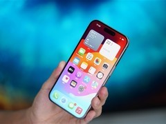 苹果官方不建议iPhone贴膜引争议：裸机体验与现实磨损的平衡难题