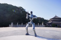 2026年了，人形机器人的形态，到底在为什么而设计？
