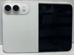 苹果首款折叠屏iPhone工程样机曝光：横向折叠、三星屏、售价14999元