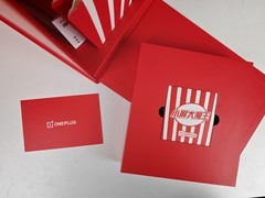 一加 15T 发布会邀请函：小屏大魔王，又小又强又美又全面