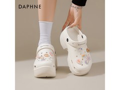 达芙妮女款厚底洞洞鞋，到手仅59.9元