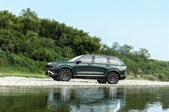 五菱推出星光L新能源车SUV 周末假期出游轻松省心