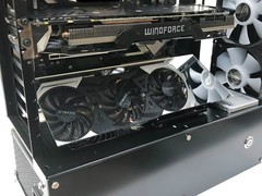 日本推出显卡镜像显示器 售155元可反射显卡全貌