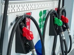 每升7元汽油中税费占比约三分之一