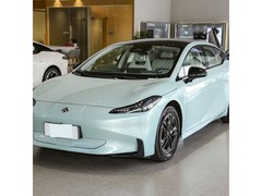 40万内纯电中大型轿车三强对决：轿跑、智驾与旗舰谁更胜一筹？