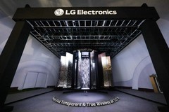LG电子以透明OLED电视打造动态媒体艺术吊灯，惊艳亮相APEC 2025