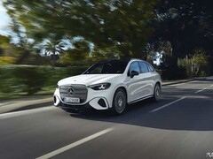 奔驰发布纯电GLC 250/300：650km续航、39.1英寸超屏