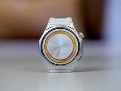 OPPO Watch X3寰月钛发布：航天钛合金机身+医疗级健康监测+5天续航