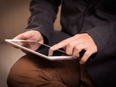 联想摩托罗拉携手鸿日达成立3D打印实验室 共推通信设备轻量化制造