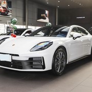 四款百万级豪华轿车深度解析：谁才是你的理想座驾？