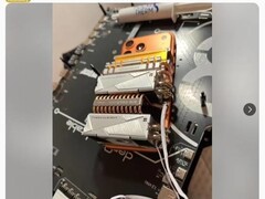 网友改装手机外接PC散热器引热议