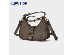 FILA FUSION女款斜挎包XS款5折特惠