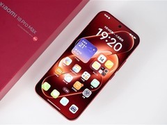 小米18 Pro透明特别版发布：红韵浮雕设计+全链路定制体验