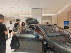 享界S9T首批展车到店，红海突围，24小时订单破2万