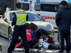 杭州汽车园区小米车倒车误踩电门致员工身亡