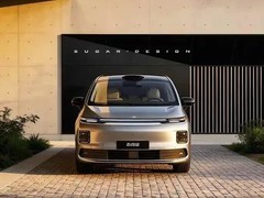 零跑首款旗舰MPV D21将推纯电增程双版本