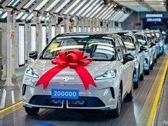 MG4量产20万辆仅用一年，创10万元级半固态电池车型量产新纪录