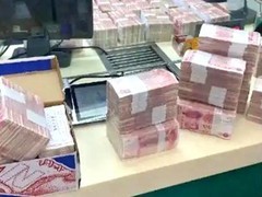 郑阿姨独领拆迁款拒还遭搜查终和解