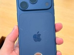 新款旗舰机上市即现划痕 金属边框摩擦引争议