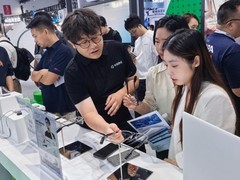 大眼橙携手钉钉入局AI办公硬件，AI听记眼镜亮相云栖大会