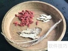药膳炖鸡脚：滋补养生美味