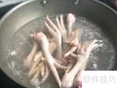 药膳炖鸡脚：滋补养生美味