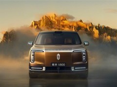 尊界V800旗舰MPV发布：百万级定价、超大尺寸与全栈智驾新标杆