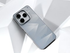 追求游戏品质，为什么值得选 iQOO16？
