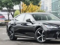 雷克萨斯LS内饰深度解析：从卓越到行政版的豪华进阶之路