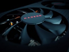 AMD坚守FP64原生支持，兼顾AI低精度与科学计算高精度需求