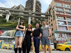 重庆成现实版赛博朋克！设计师打卡李子坝引热议