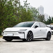 30万内纯电中大型轿车大比拼：五款实力车型谁主沉浮