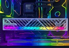 DIY从入门到放弃：显卡自带线与电源原生线该怎么选？