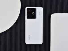 内存涨价不要慌 这些超大内存天玑旗舰手机更超值