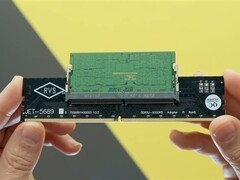 DDR5涨价催生新装机方案：笔记本内存转接卡走红