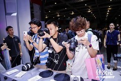 次元破壁 定格热爱！BilibiliWorld2025佳能展台捕捉高光时刻