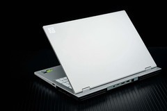七彩虹将星X16 Pro评测 长江存储PC42Q加持 实力诠释主流5060游戏本