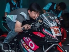 张雪机车设驾龄门槛引争议，市监局澄清未处罚820RR限购事件