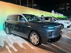 零跑D19今晚开启盲订，增程纯电双版本亮相