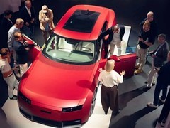 捷豹发布纯电四门GT车型Type 01，开启豪华品牌复兴新纪元