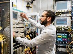 英团队破光纤传输纪录：单纤速达450Tbps，五年内商用