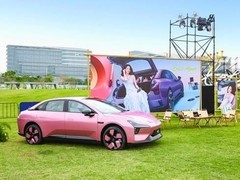 2026款小鹏MONA M03上市：六版车型、新配色、智驾升级与640km续航