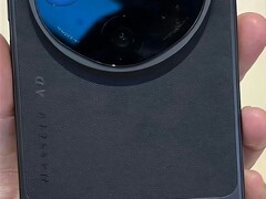 OPPO Find X9 Ultra真机曝光：10倍光变+哈苏五摄重塑影像旗舰标杆